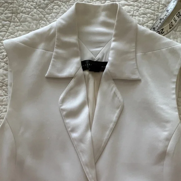 Theory White Vest Waistcoat - Picture 10 of 11